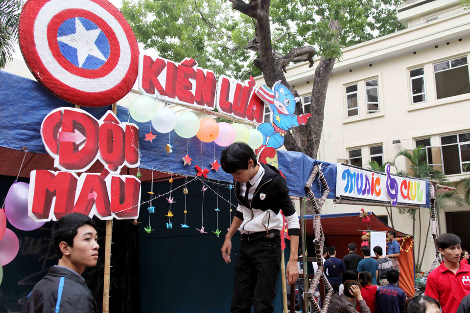 Song hành với sự kiện là chương trình hội trại của các tân sinh viên. (Ảnh: Doãn Đức/Vietnam+)