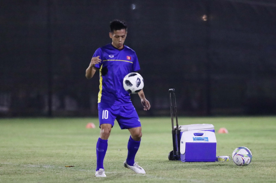 Đội trưởng đội tuyển Olympic Việt Nam Văn Quyết tại buổi tập. (Ảnh: Hoàng Linh/TTXVN)