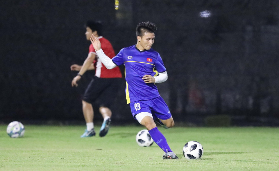 Tiền vệ Quang Hải tại buổi tập. (Ảnh: Hoàng Linh/TTXVN)