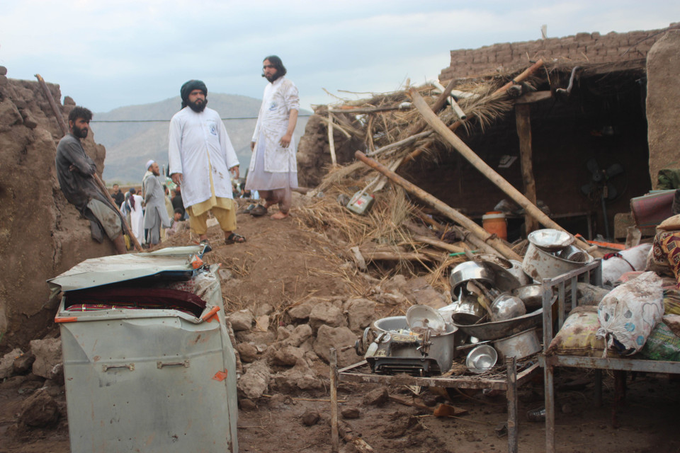 Cảnh đổ nát do lũ lụt ở tỉnh Nangarhar (Afghanistan). (Ảnh: THX/TTXVN)