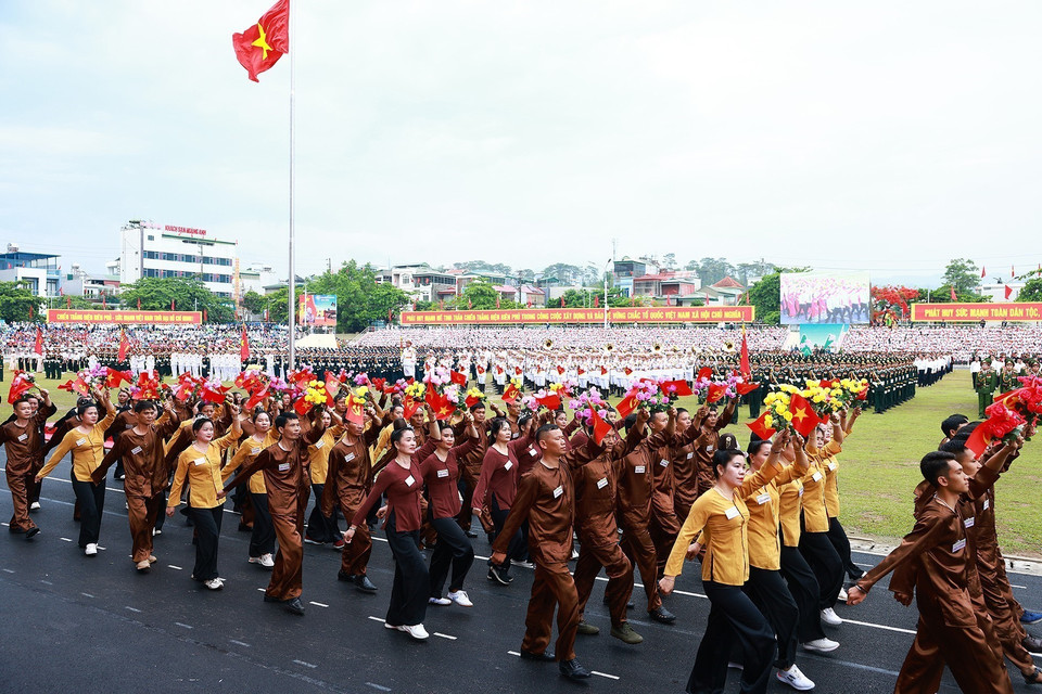 Khối Nông dân diễu hành. (Ảnh: TTXVN)