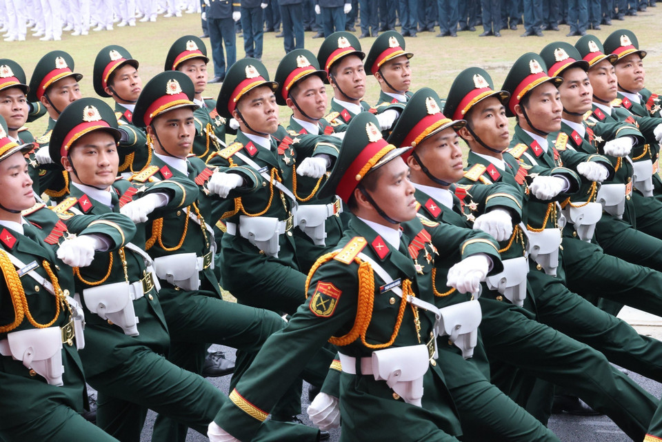 Khối Sỹ quan Lục quân diễu binh. (Ảnh: Lâm Khánh/TTXVN)