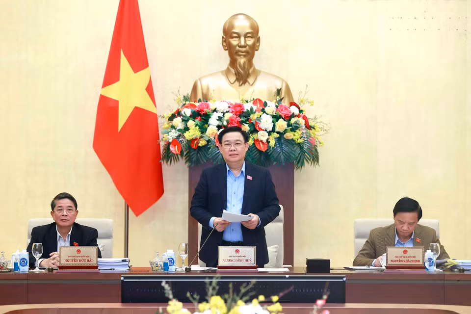 Chủ tịch Quốc hội Vương Đình Huệ điều hành các nội dung phiên họp. (Ảnh: Doãn Tấn/TTXVN)