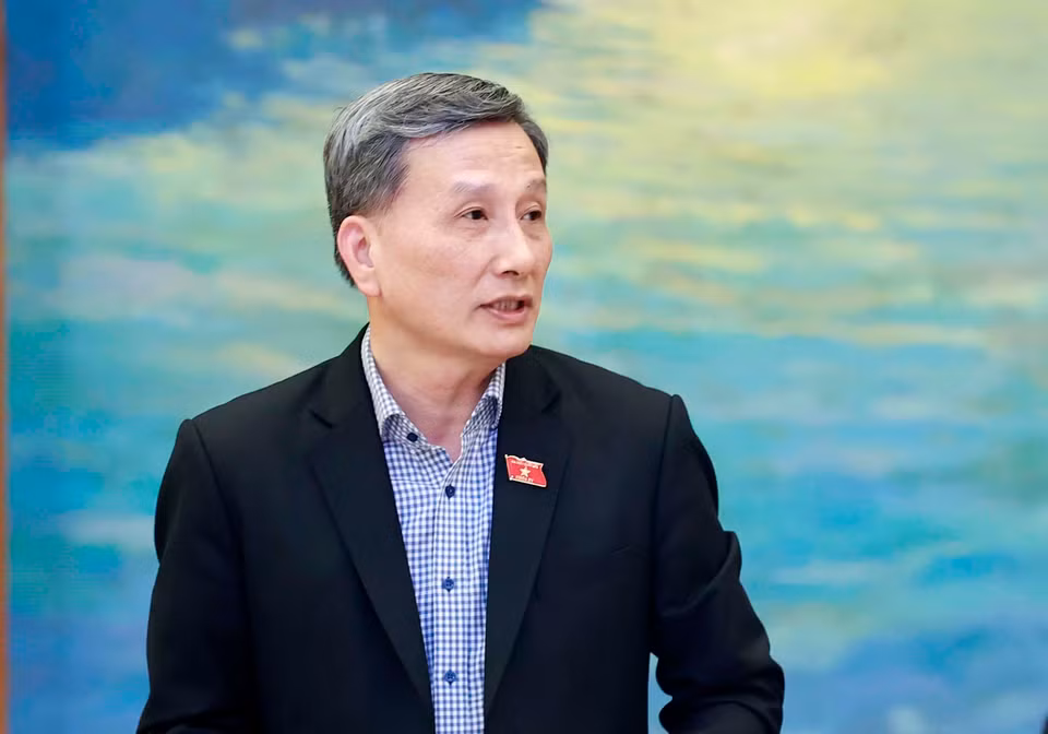 Chủ nhiệm Ủy ban Khoa học Công nghệ Môi trường của Quốc hội Lê Quang Huy trình bày báo cáo. (Ảnh: Doãn Tấn/TTXVN)