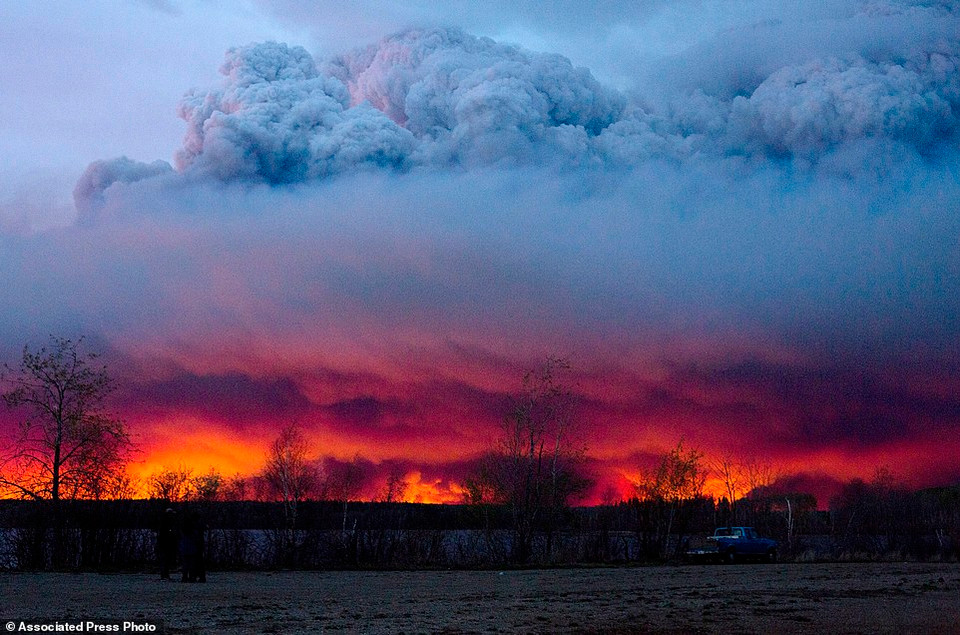 88.000 người đã phải sơ tán và 1.600 ngôi nhà đã bị phá huỷ ở Anzac, Gregoire Lake Estates và Fort McMurray. (Nguồn: dailymail)