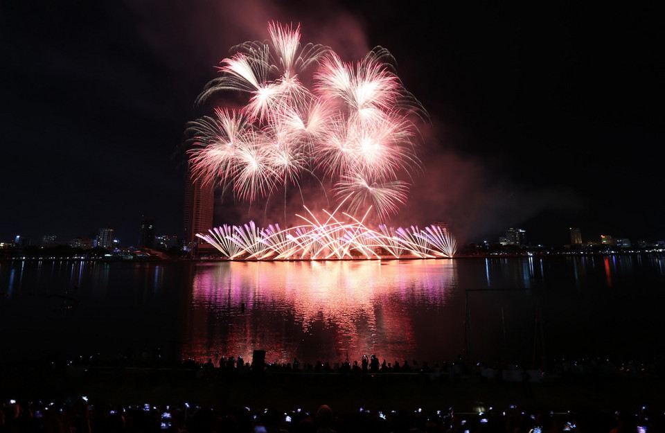 Màn trình diễn pháo hoa của đội Mỹ. (Ảnh: Trần Lê Lâm/TTXVN)