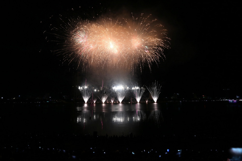 Tối 26/5/2018, tại thành phố Đà Nẵng, phần tranh tài bắn pháo hoa của đội Pháp và đội Mỹ đã diễn ra trong khuôn khổ Lễ hội pháo hoa Quốc tế Đà Nẵng 2018 (DIFF 2018). (Ảnh; Trần Lê Lâm/TTXVN)