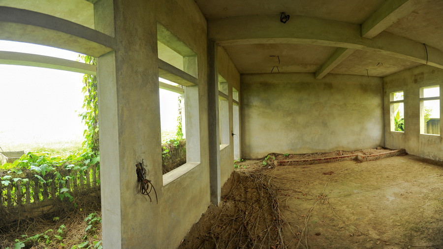 Dự án trường trung học phổ thông Vũ Duy Thanh (huyện Yên Khánh, tỉnh Ninh Bình) được khởi công xây dựng năm 2010 với tổng số vốn 32 tỷ đồng từ nguồn ngân sách Nhà nước. (Ảnh: Minh Đức/TTXVN)