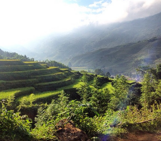 Sapa. Việt Nam: Phố núi Sapa được người Pháp thành lập từ năm 1922. Từ đây, du khách có thể thấy những thung lũng bên dưới và ruộng bậc thang truyền thống. (Nguồn: Instagram)