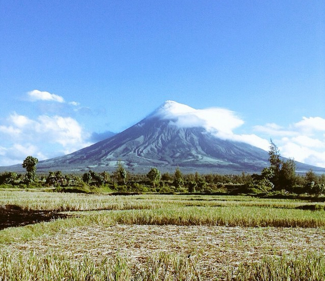 Núi lửa Mayon, Philippines: Núi lửa Mayon vẫn còn hoạt động và từng phun trào năm 2013. (Nguồn: Instagram)