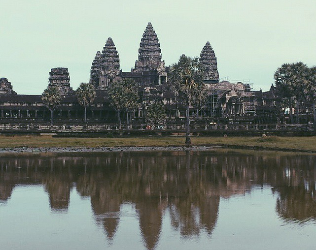Angkor Wat, Campuchia: Ngôi đền Angkor Wat đã trở thành một trong những biểu trượng của đất nước Campuchia. Di sản thế giới này được xây dựng cách đây khoảng 1.000 năm và hiện nay vãn được dùng vào mục đích tôn giáo. (Nguồn: Instagram)