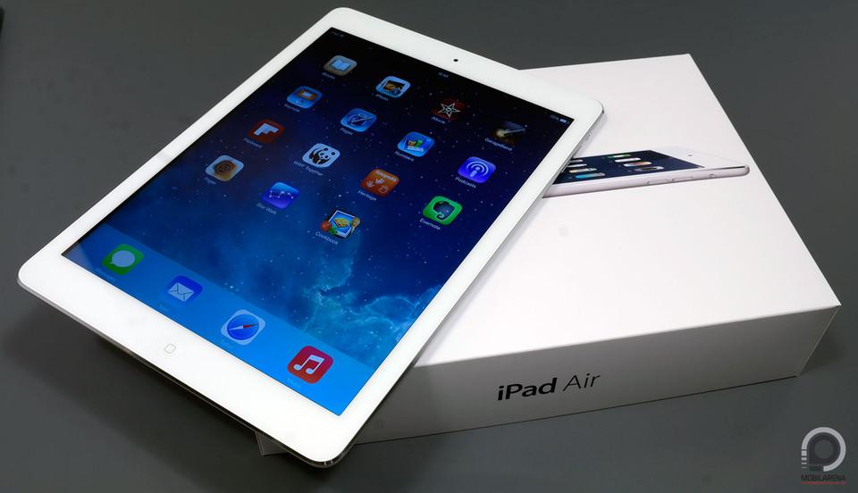 Ngày 1/11/213, iPad Air bán ra thị trường.