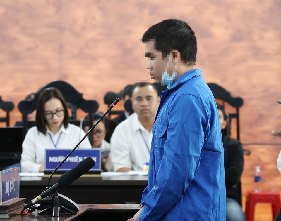 Bị cáo trả lời phần xét hỏi tại phiên tòa. (Ảnh: TTXVN)