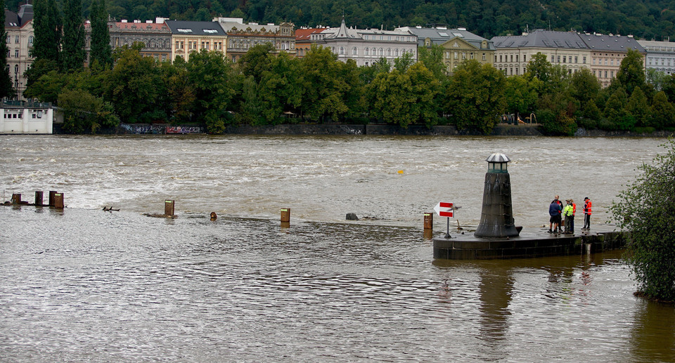 Nước sông Vltava ở Prague (Cộng hòa Séc) dâng cao, ngày 16/9/2024. (Ảnh: THX/TTXVN)