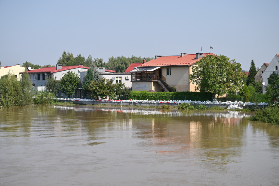 Mưa lớn do bão Boris khiến mực nước tại nhiều con sông ở Trung Âu tràn bờ, gây lũ lụt trên diện rộng và khiến ít nhất 22 người thiệt mạng. Trong ảnh: Ngập lụt tại Hạ Silesian (Ba Lan) ngày 18/9/2024. (Ảnh: THX/TTXVN)