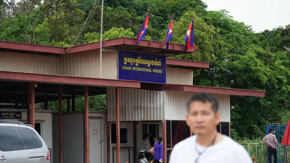  Không khó để hình dung đây từng là nơi ra vào của cả nghìn chiến binh Khmer Đỏ dữ dằn. Giờ nó là cửa khẩu quốc tế Choam, giáp với tỉnh Si Saket của Thái Lan.