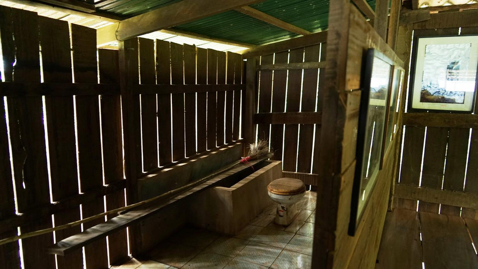 Những tiện ích trong ngôi nhà của Ta Mok được giữ gần như nguyên vẹn.