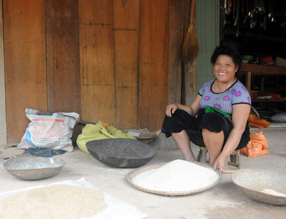 16 hộ dân của bản Hua Cuổi có điều kiện kinh tế nhất bản, đã phải chủ động mua đất nương, cách bản khoảng 1km, dựng nhà ở để đảm bảo an toàn.