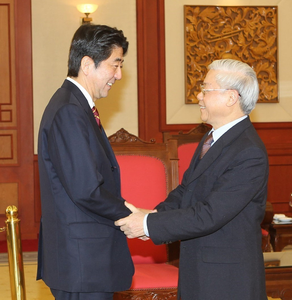 Chiều 16/1/2013, tại Trụ sở Trung ương Đảng, Tổng Bí thư Nguyễn Phú Trọng tiếp Thủ tướng Abe Shinzo thăm chính thức Việt Nam. (Ảnh: Trí Dũng/TTXVN)