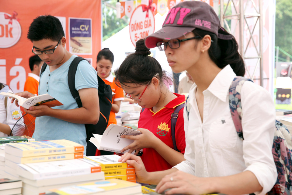 Hội sách là ngày hội của văn hóa đọc, hướng tới xây dựng xã hội học tập, tạo nét đẹp trong đời sống của Thủ đô, góp phần xây dựng người Hà Nội thanh lịch, văn minh. (Ảnh: Doãn Đức/Vietnam+)