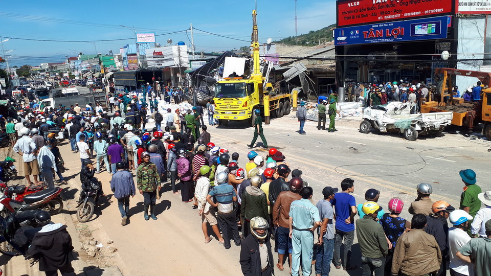 Hiện trường vụ tai nạn. (Ảnh: Chu Quốc Hùng/TTXVN) 