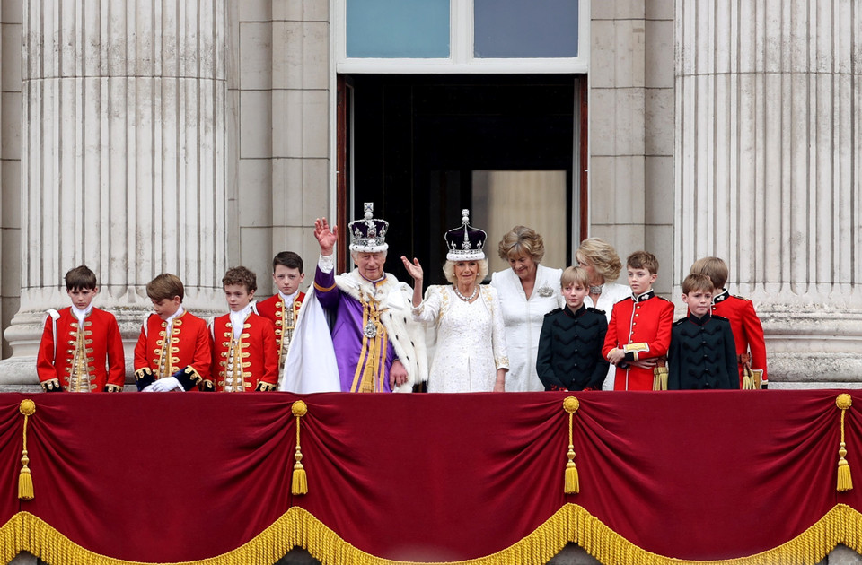 Ngày 6/5/2023, Lễ Đăng quang của Nhà Vua Anh Charles III cùng Hoàng hậu Camilla diễn ra trang trọng tại Tu viện Westminster, thủ đô London, tám tháng sau khi Nữ hoàng Elizabeth II qua đời và Thái tử Charles được tấn phong làm Vua Charles III hôm 10/9/2022. (Ảnh: THX/TTXVN)
