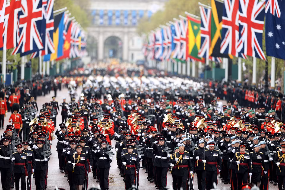 Ngày 6/5/2023, Lễ Đăng quang của Nhà Vua Anh Charles III cùng Hoàng hậu Camilla diễn ra trang trọng tại Tu viện Westminster, thủ đô London, tám tháng sau khi Nữ hoàng Elizabeth II qua đời và Thái tử Charles được tấn phong làm Vua Charles III hôm 10/9/2022. (Ảnh: THX/TTXVN)