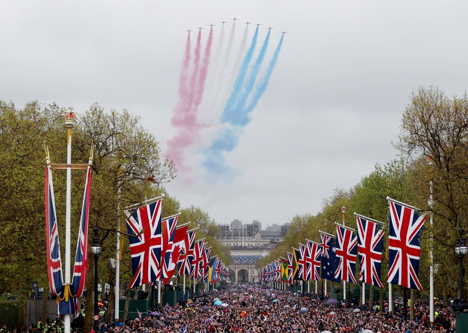 Ngày 6/5/2023, Lễ Đăng quang của Nhà Vua Anh Charles III cùng Hoàng hậu Camilla diễn ra trang trọng tại Tu viện Westminster, thủ đô London, tám tháng sau khi Nữ hoàng Elizabeth II qua đời và Thái tử Charles được tấn phong làm Vua Charles III hôm 10/9/2022. (Ảnh: THX/TTXVN)