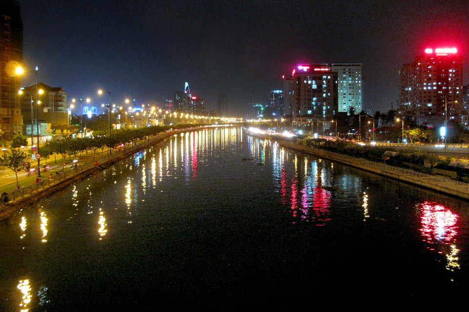  Kênh Bến Nghé- điển hình cuả các công trình chỉnh trang đô thị, bảo vệ môi trường cuả Thành phố Hồ Chí Minh. (Ảnh: Tràng Dương/TTXVN)