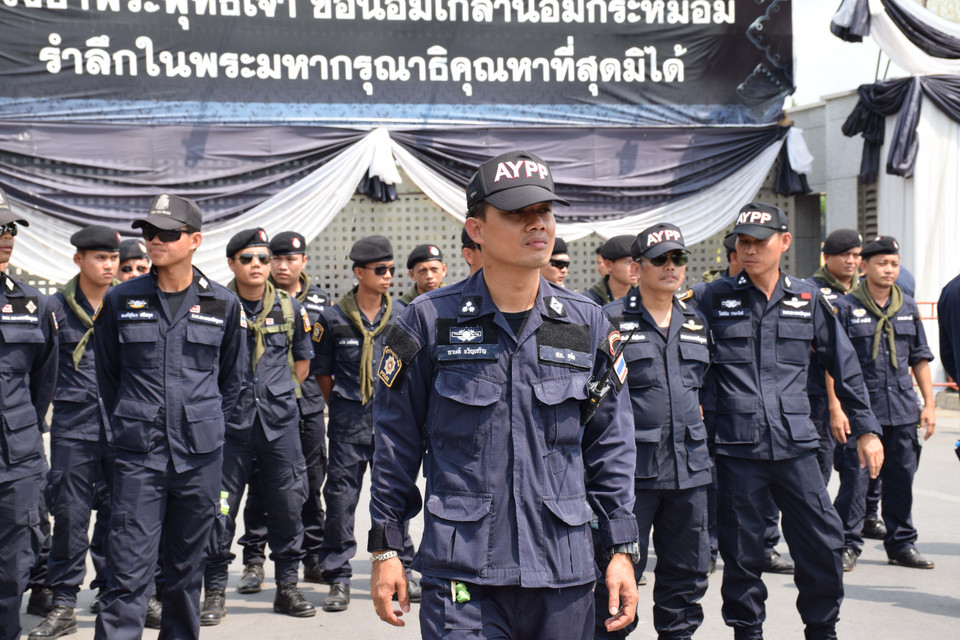 Hàng nghìn binh sỹ và cảnh sát Thái Lan vẫn tiếp tục bao vây ngôi đền Wat Phra Dhammakaya của giáo phái Dhammakya