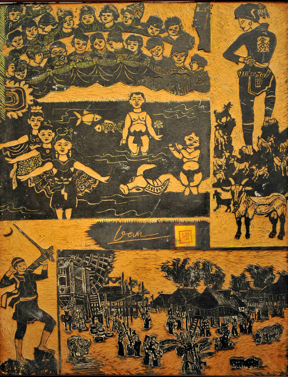 Một số mộc bản ấn tượng trong buổi triển lãm. (Ảnh: Doãn Đức/Vietnam+)