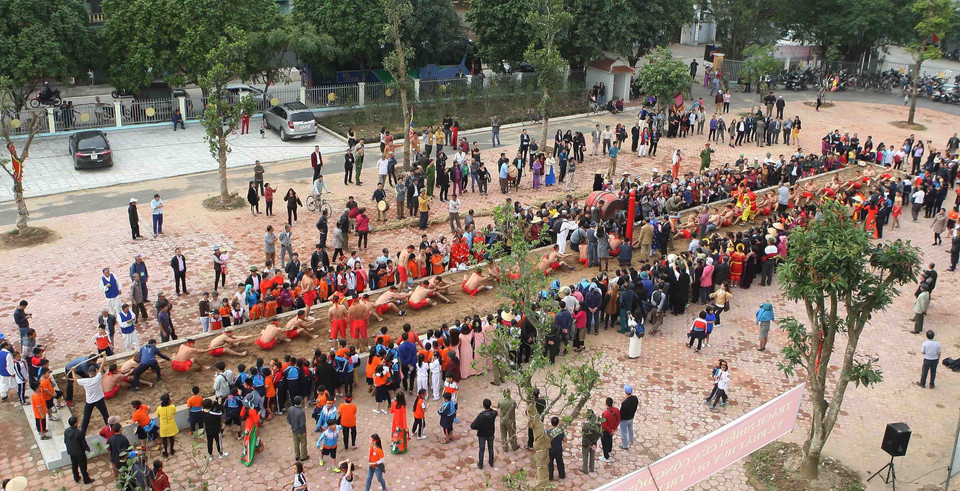 Mỗi hiệp đấu kết thúc, phần thắng thuộc về bên nào không quan trọng, quan trọng là chúng ta đã góp phần bảo tồn và phát huy một di sản văn hóa phi vật thể đại diện nhân loại. (Ảnh: Thanh Tùng/TTXVN)