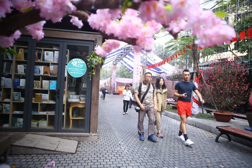 Phố sách Xuân ở Hà Nội đã sẵn sàng đón du khách dịp Tết Nguyên đán Canh Tý 2020. (Ảnh: Minh Quyết/TTXVN)