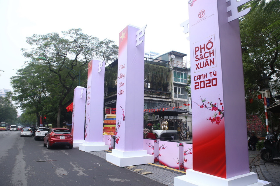 Phố sách Xuân ở Hà Nội đã sẵn sàng đón du khách dịp Tết Nguyên đán Canh Tý 2020. (Ảnh: Minh Quyết/TTXVN)