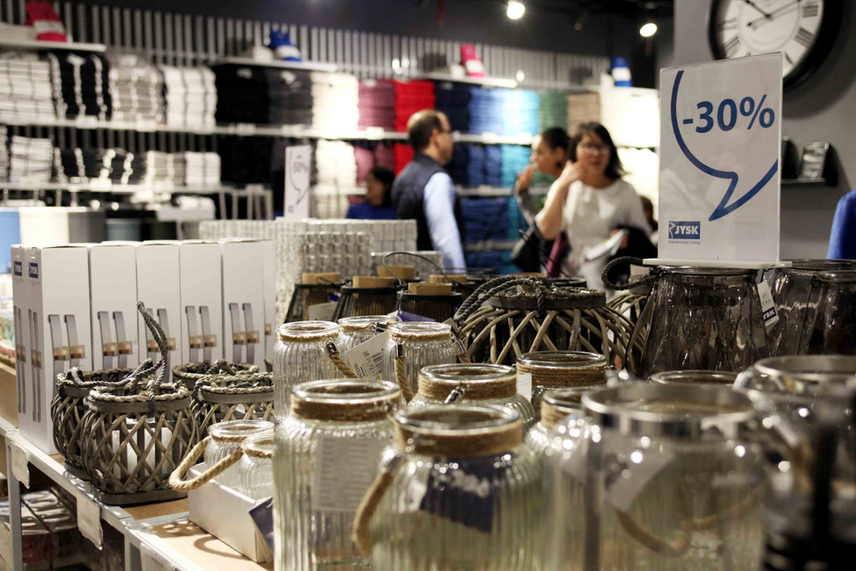 Một số sản phẩm của JYSK tại cửa hàng này. (Ảnh: Doãn Đức/Vietnam+)