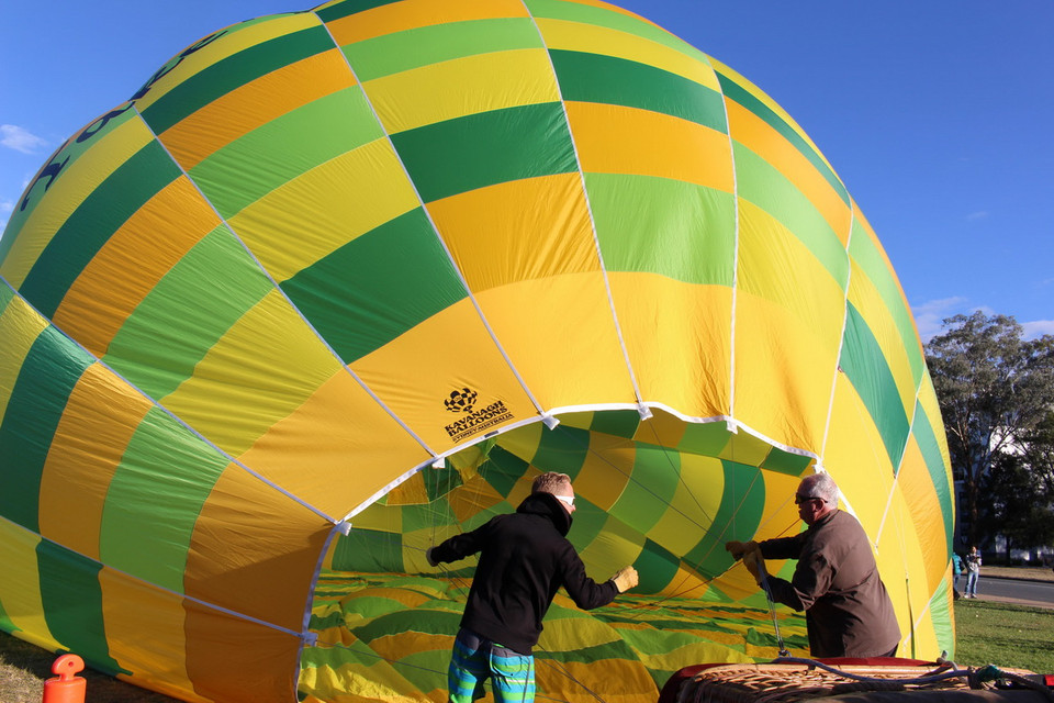 Xem các chú vận hành. (Nguồn: Sao Băng/Sydney)