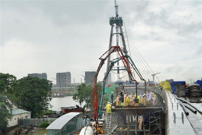 Dự án cầu Thủ Thiêm 2 đã đạt 85% tổng khối lượng, dự kiến đưa vào sử dụng dịp 30/4/2022. (Ảnh: Tiến Lực/TTXVN)