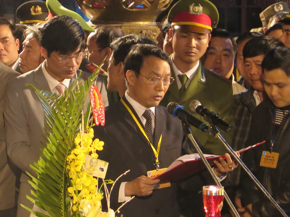 Chủ tịch Uỷ ban Nhân dân thành phố Nam Định Nguyễn Văn Va đọc diễn văn tại lễ khai ấn Đền Trần Xuân Ất Mùi. (Ảnh: Nguyễn Trường/TTXVN)