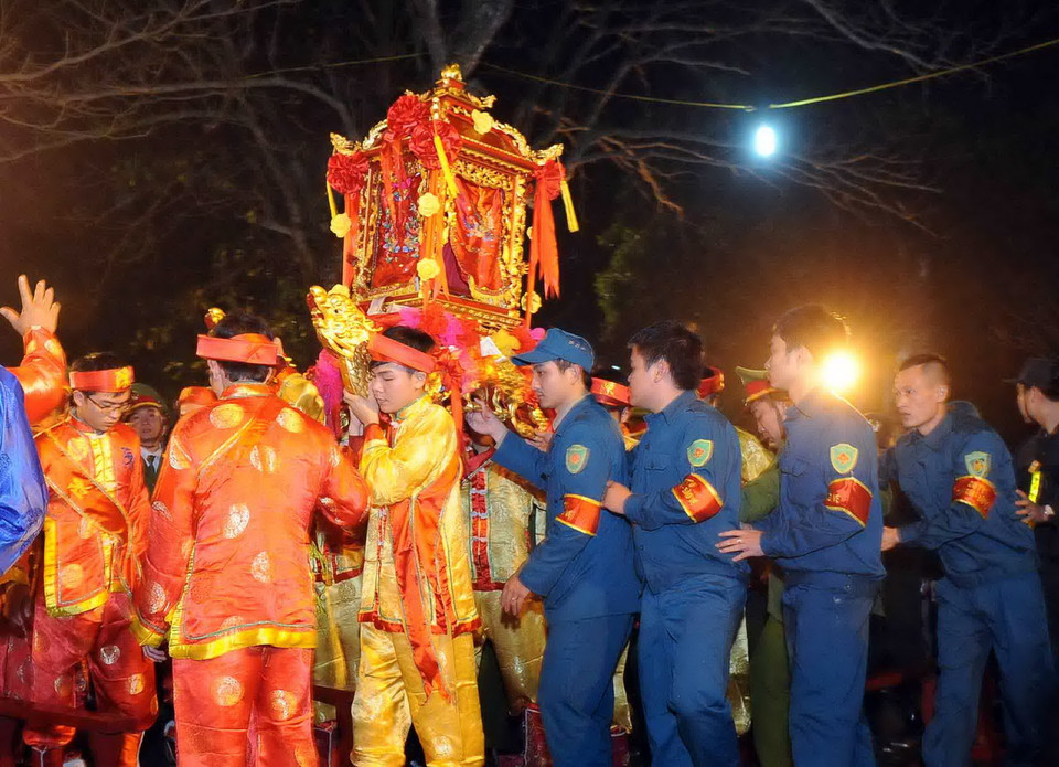 Rước kiệu ấn trong lễ khai ấn Đền Trần (Nam Định). (Nguồn: TTXVN)