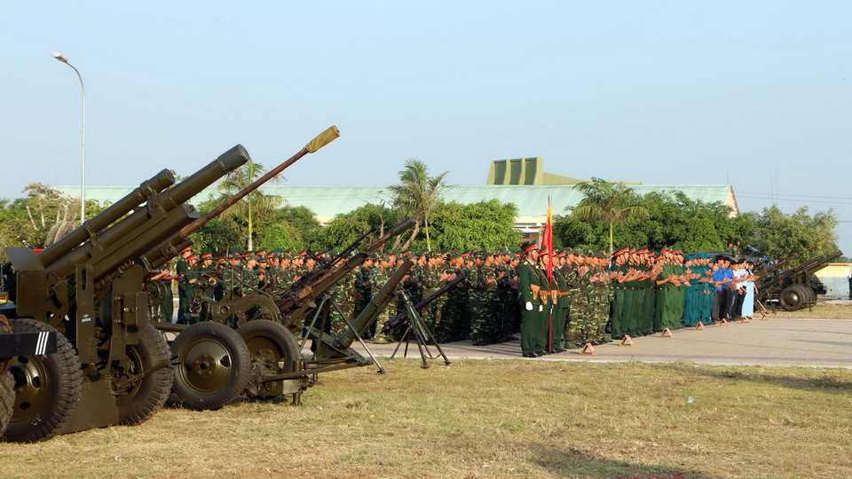 Quang cảnh lễ ra quân huấn luyện. (Ảnh: Trung Hiếu/TTXVN) 