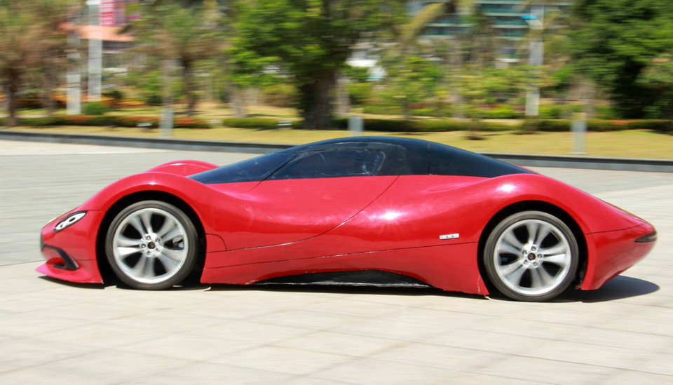 Hiện 'siêu xe' này vẫn chưa được phép lưu hành một cách bình thường trên các đường phố. (Nguồn: CCTVNews)