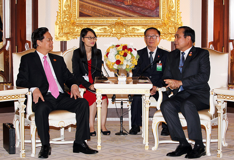 Sáng 23/7/2015, tại Toà nhà Chính phủ Thái Lan, Thủ tướng Nguyễn Tấn Dũng và Thủ tướng Thái Lan Prayut Chan-o-cha họp hẹp. (Ảnh: Đức Tám/TTXVN) 