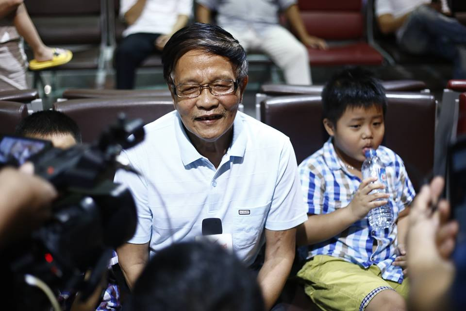 Ông Hoàng Công Quang, bố đẻ Hoàng Xuân Vinh cho biết: 'Thành công lần này rất lớn lao, nhưng nó cũng có yếu tố may mắn nữa.' (Ảnh: Minh Chiến/Vietnam+)