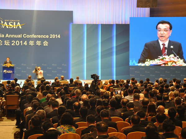 Thủ tướng Trung Quốc Lý Khắc Cường phát biểu tại phiên khai mạc. (Ảnh: Hải Yến/TTXVN)