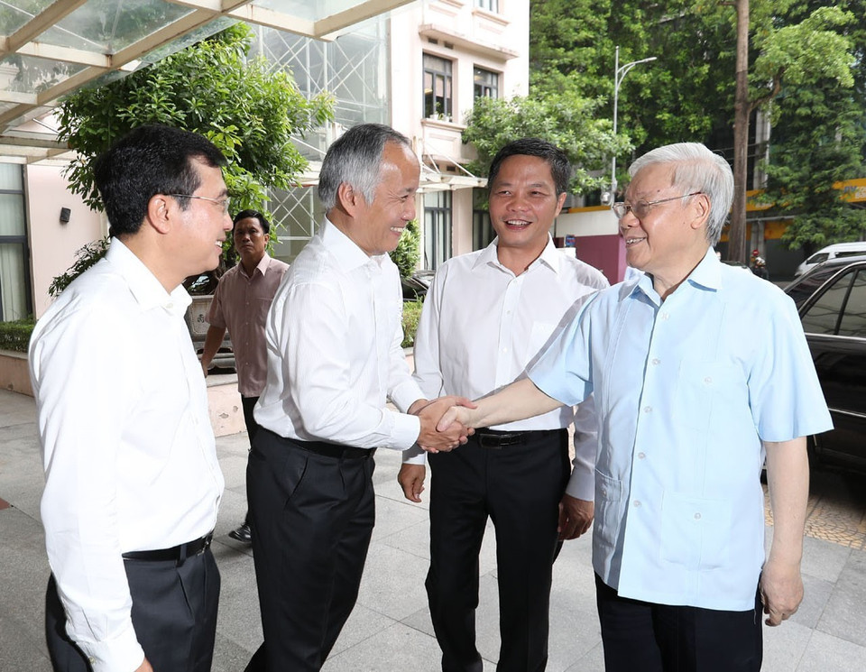 Sáng 11/7, Tổng Bí thư Nguyễn Phú Trọng thăm, làm việc với Ban cán sự Đảng và cán bộ chủ chốt Bộ Công Thương. (Ảnh: Trí Dũng/TTXVN)