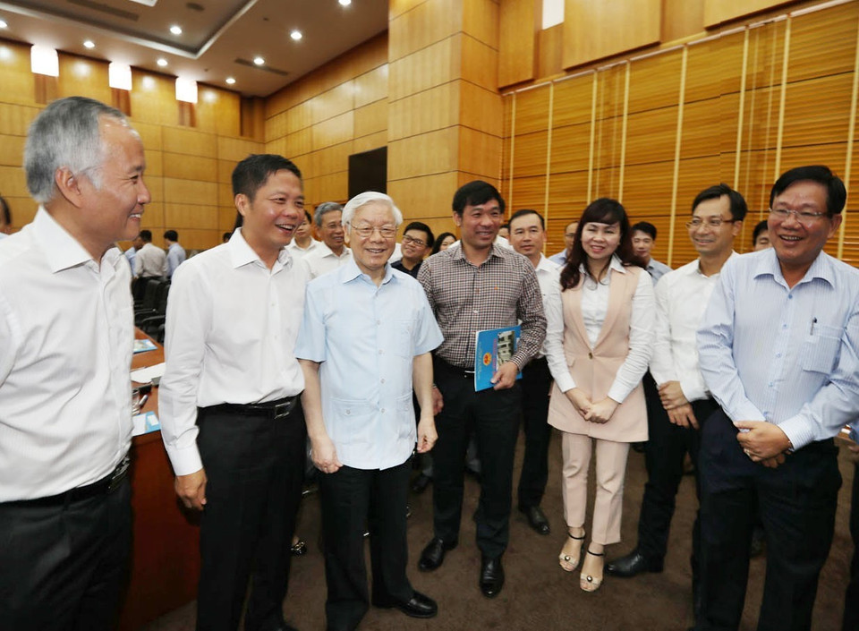 Tổng Bí thư Nguyễn Phú Trọng với Ban cán sự Đảng và cán bộ chủ chốt Bộ Công Thương. (Ảnh: Trí Dũng/TTXVN)