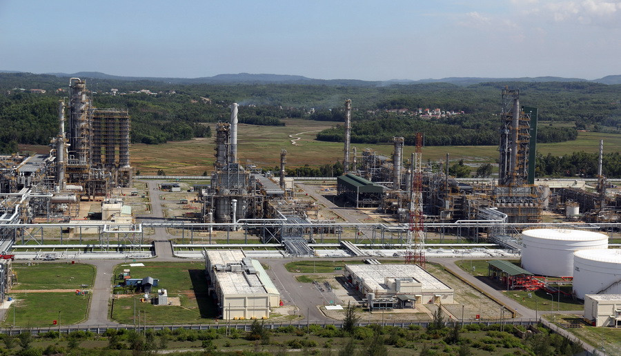 3,04 triệu tấn dầu thô đã được cung cấp cho Nhà máy lọc dầu Dung Quất, đáp ứng khoảng 105% công suất chế biến của nhà máy. (Ảnh: Huy Hùng/TTXVN)