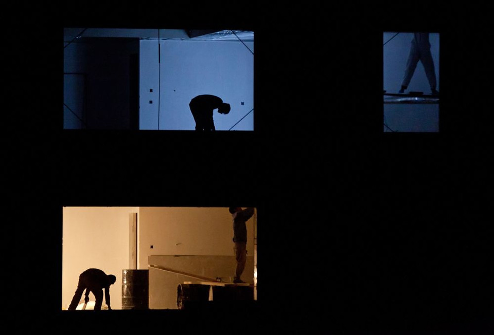 'Công nhân xây dựng' của nhiếp ảnh gia Borna Mirahmadian. (Nguồn: Sputniknews)