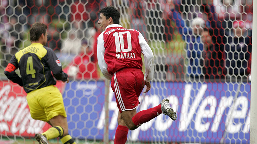 Tháng 2/2005, Bayern đã có bất ngờ tại sân vận động Olympic với chiến thắng 4-0 và Makaay đã có 3 bàn thắng trong trận. (Nguồn: fcbayern.de)
