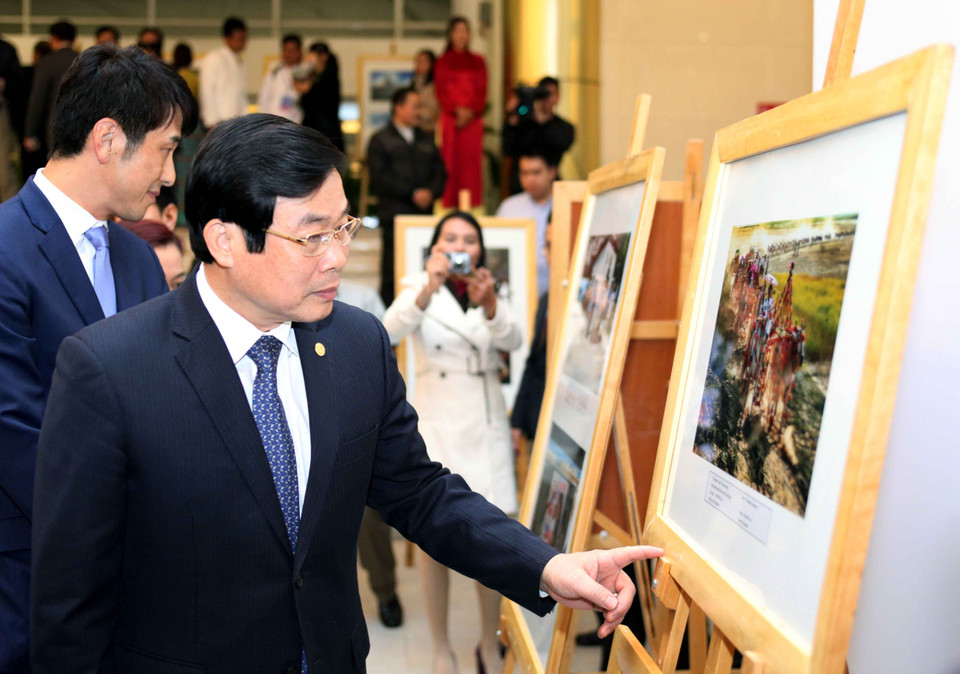 Ông Nguyễn Bắc Son - Bộ trưởng Bộ Thông tin và Truyền thông đã tới tham dự phát biểu tại liên hoan. (Ảnh: Doãn Đức/Vietnam+)
